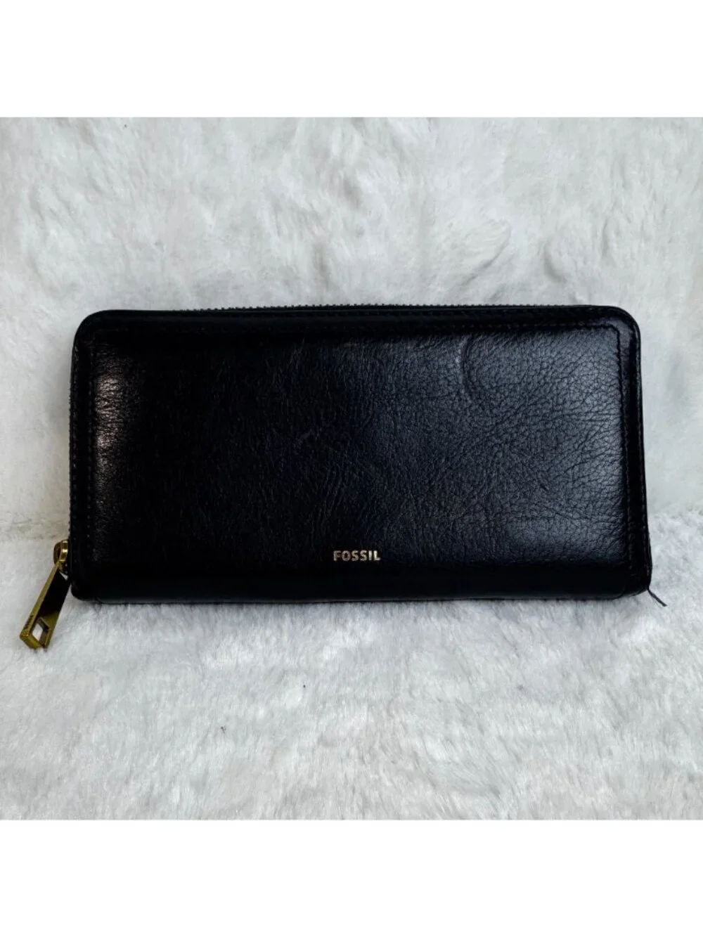 Fossil Black Leather Zip-Around Wallet Gold Accents Multiple Card Slots Logo - Picture 2 of 9